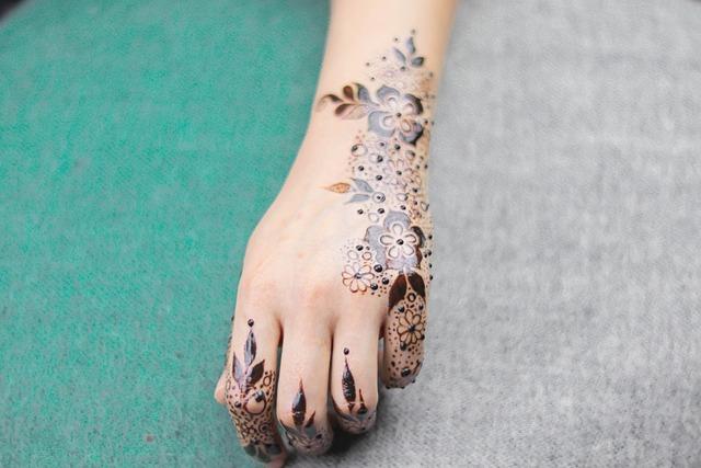 Hena vs Henna: Jaký je rozdíl a který typ je ten pravý pro Vás?